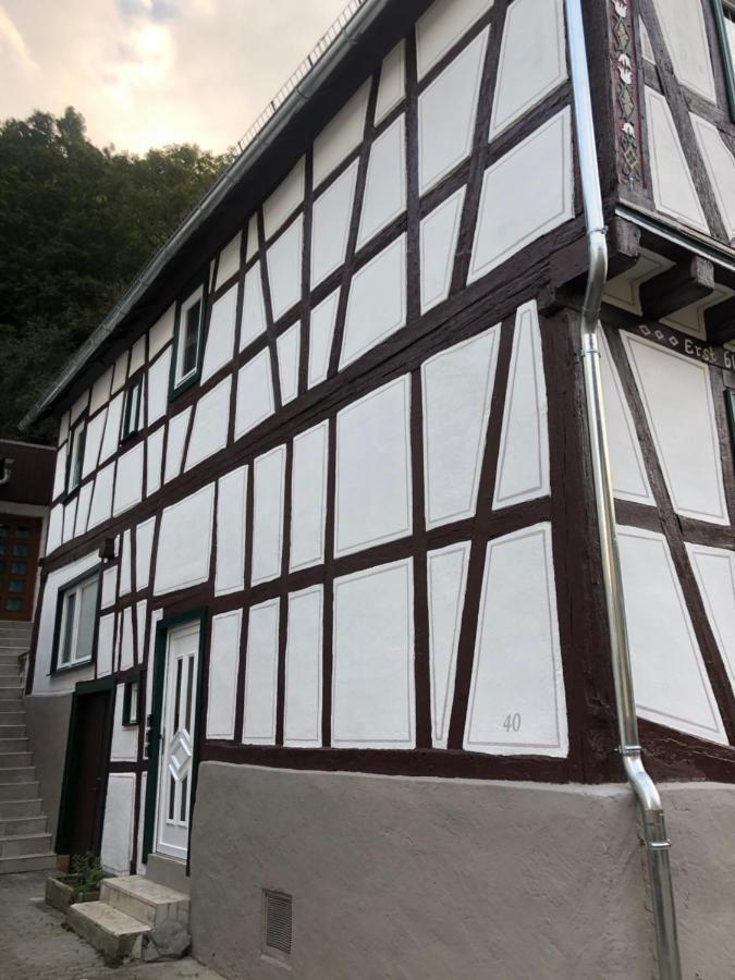 Schoene Ferienwohnung Gewoelbekeller Fachwerkhaus Bacharach Eksteriør billede